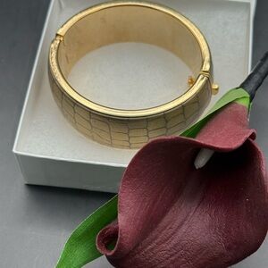 Vintage Gold Textured Bangle Bracelet